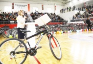 “Sağlık İçin Pedalla” sloganıyla gençlere 500 bisiklet dağıtıldı