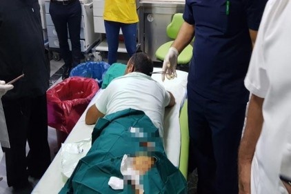 Sağlık raporu alamayan hasta doktoru bıçakla yaraladı 
