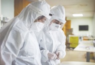 'Sağlıkçılar 11 aydır atama bekliyor, bakanlık kameraman alıyor'