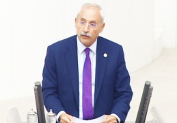 Sağlıkçılarımız, emeklerinin karşılığını ücret ve saygı olarak alamıyor