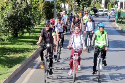 Sağlıklı Yaşam ve Hareketlilik Haftası nedeniyle pedal çevirdi