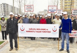 Sağlıklı yaşama dikkat çekmek için yürüdüler