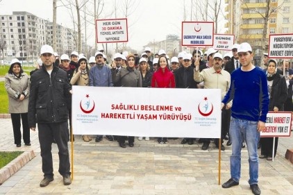 Sağlıklı yaşama dikkat çekmek için yürüdüler