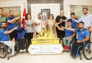 Şahin, başarılı takımı ödüllendirdi