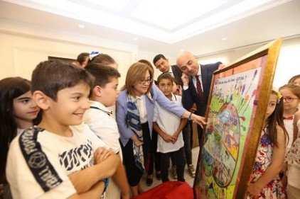Şahin GKV&#039;li çocukların hayallerine dokunuyor