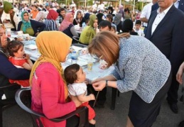 Şahin, iftar sofralarında vatandaşla buluşuyor