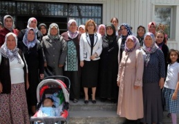 Şahin ilçelerin sorunlarını yerinde dinliyor