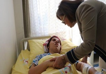 Şahin, kocasının darp ettiği kadına sahip çıktı