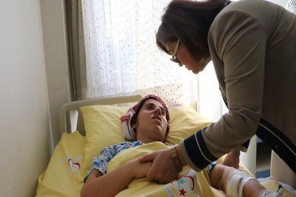 Şahin, kocasının darp ettiği kadına sahip çıktı