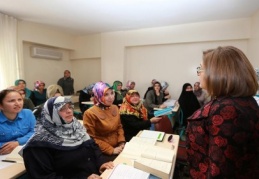 Şahin kursiyerleri ziyaret etti
