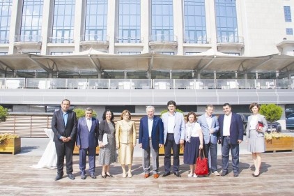 Şahin, Lütfi Kırdar Spor Salonu&#8217;nda incelemelerde bulundu