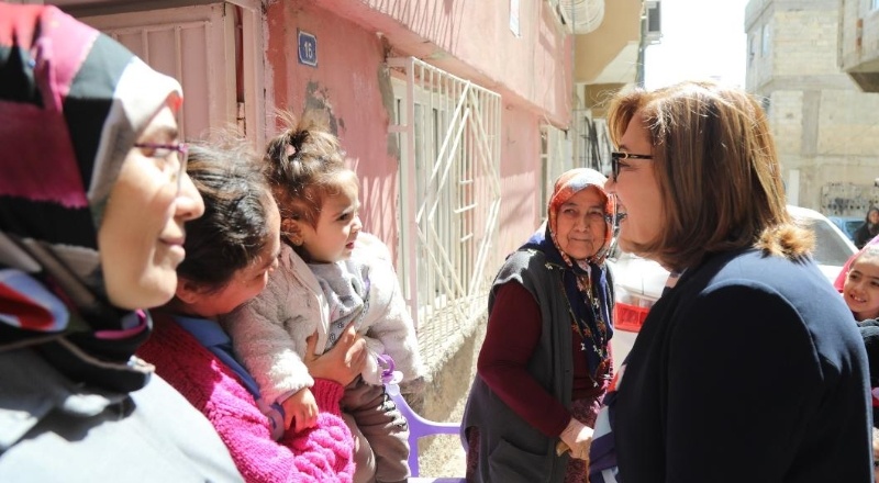 Şahin, Şehitkamil ilçesine bağlı 8 Şubat Mahallesini ziyaret etti