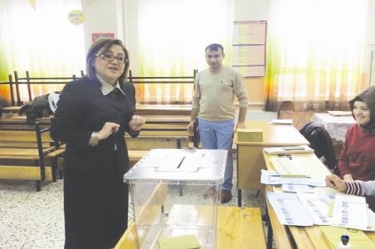 Şahin, Türkiye ortalamasının üzerinde oyla yeniden seçildi