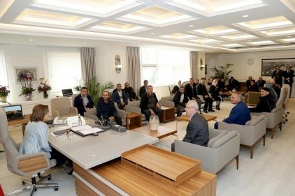 Şahin, vatandaşın tebriklerini kabul ediyor 