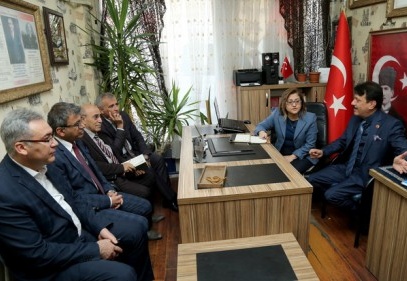 Şahin, vatandaşların şikayetlerini dinledi