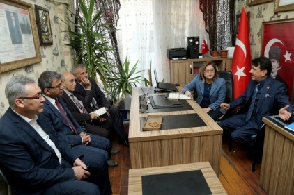 Şahin, vatandaşların şikayetlerini dinledi