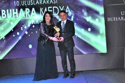 Şahin, ‘Yılın Büyükşehir Belediyesi Ödülü’ aldı