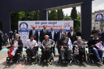Şahinbey, 61 adet akülü ve manuel tekerlekli sandalye dağıttı
