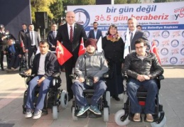 Şahinbey, 61 engelliye akülü ve manuel tekerleklibsandalye dağıttı
