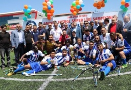 Şahinbey Ampute Futbol Takımı şampiyonluk kupasını kaldırdı 