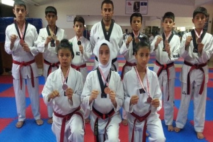 Şahinbey Belediye Gençlik ve Spor Kulübü Taekwondo Antrenörü 