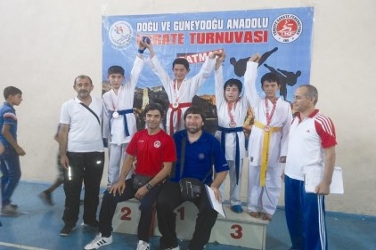 Şahinbey belediye karate takımı 21 madalya alarak birinci oldu
