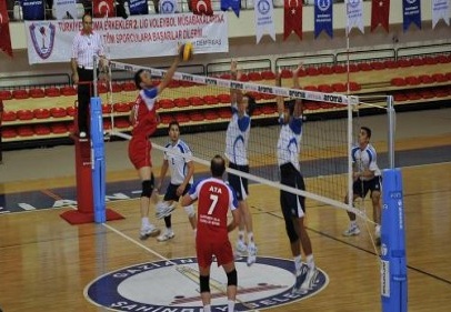 Şahinbey Belediye Voleybol ekibi galip geldi