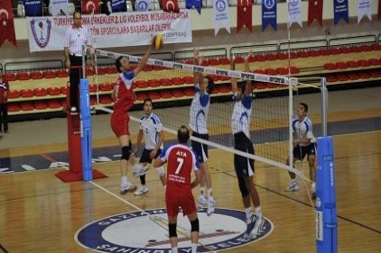 Şahinbey Belediye Voleybol ekibi galip geldi 