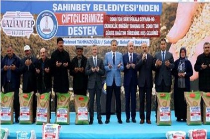 Şahinbey çiftçiye buğday tohumu ve gübre desteğinde bulundu