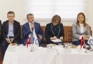 Şahinbey ilçesinin muhtarları ile bir araya geldi