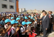 Şahinbey, kırtasiye yardımı yapıyor