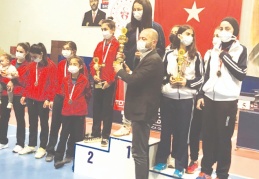 Şahinbey masa tenisinde de şampiyon