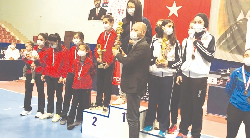 Şahinbey masa tenisinde de şampiyon