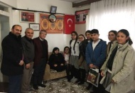 Şahinbey Mehmetçik Ortaokulu öğrencileri şehit ailesini ziyaret etti