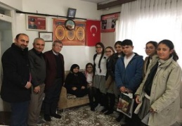 Şahinbey Mehmetçik Ortaokulu öğrencileri şehit ailesini ziyaret etti
