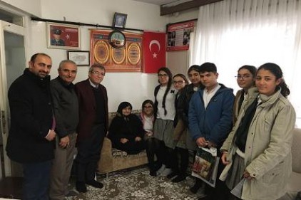 Şahinbey Mehmetçik Ortaokulu öğrencileri şehit ailesini ziyaret etti