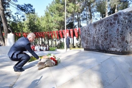 Şahinbey ve şehitler anısına askerler tarafından saygı atışı yapıldı