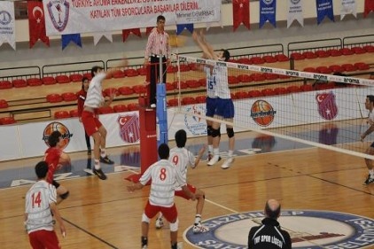 Şahinbey Voleybol takımı galip geldi 