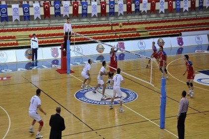 Şahinbey voleybol takımı puanını 12 çıkardı