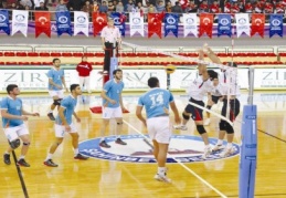 Şahinbey voleybolda 1 puan ile döndü 