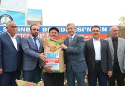 Şahinbey’de çiftçilere 2 bin ton gübre desteği verildi