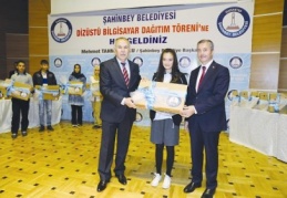 Şahinbey'de dizüstü bilgisayar sevinci yaşandı