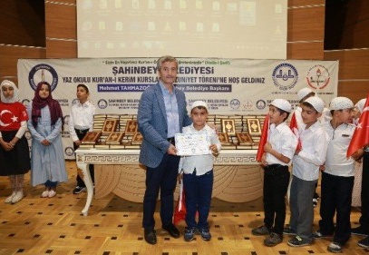 Şahinbey’den anlamlı hediye