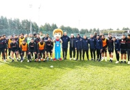 Şahincan, futbolculara ve teknik ekibe moral verdi