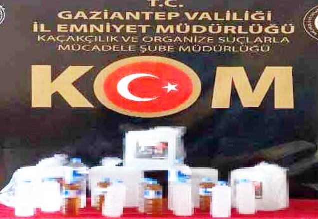 Şahsın adreslerinde alkol yapımında kullanılan malzemeler ele geçirildi