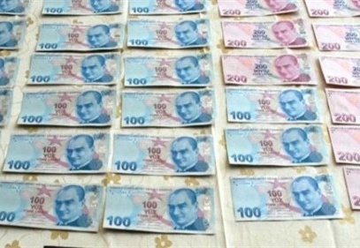 Sahte parayla dolandırıcılık yapıyordu