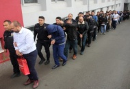 Sahte polisler birbirini dolandırdı