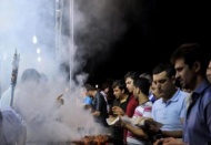 Sahurda kebap yiyenler var
