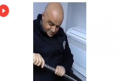 Sakat numarası yapan adamın bastonundan bonzai çıktı