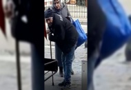 Sakat taklidi yapan dilencinin foyasını vatandaşlar ortaya çıkardı